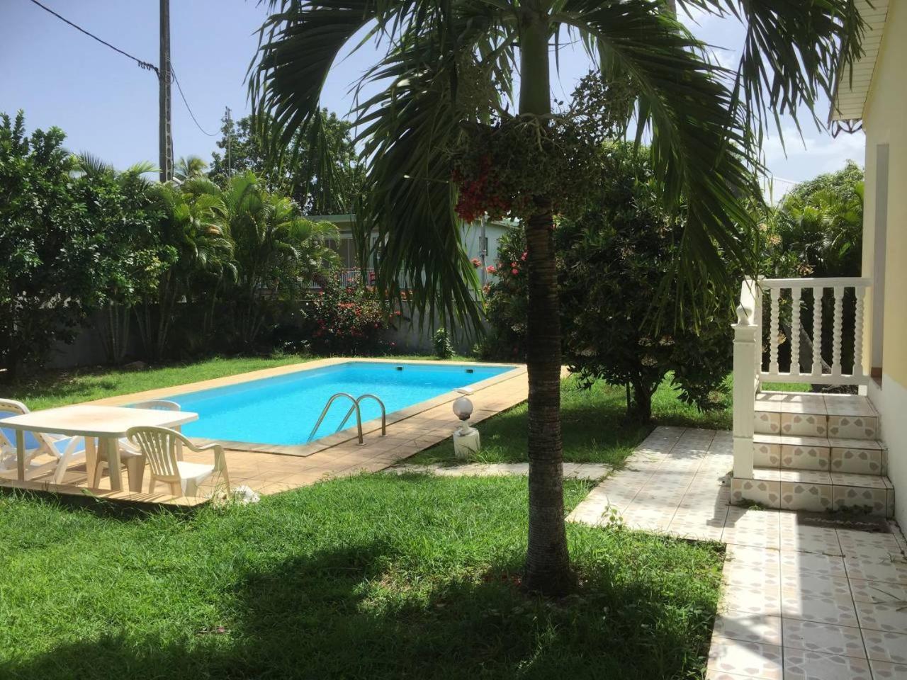 T2 Tropical En Bord De Piscine A 100M De La Mer Apartment Le Carbet Exterior photo